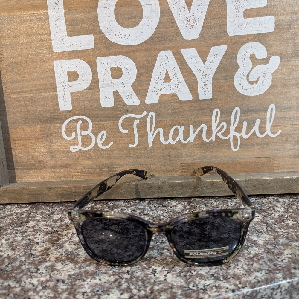 Stylish Black Sunglasses - Picture 2 of 7